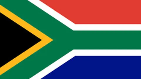 我国市场迎来大量RTX 5090显卡，隔壁即是显卡霸主风采